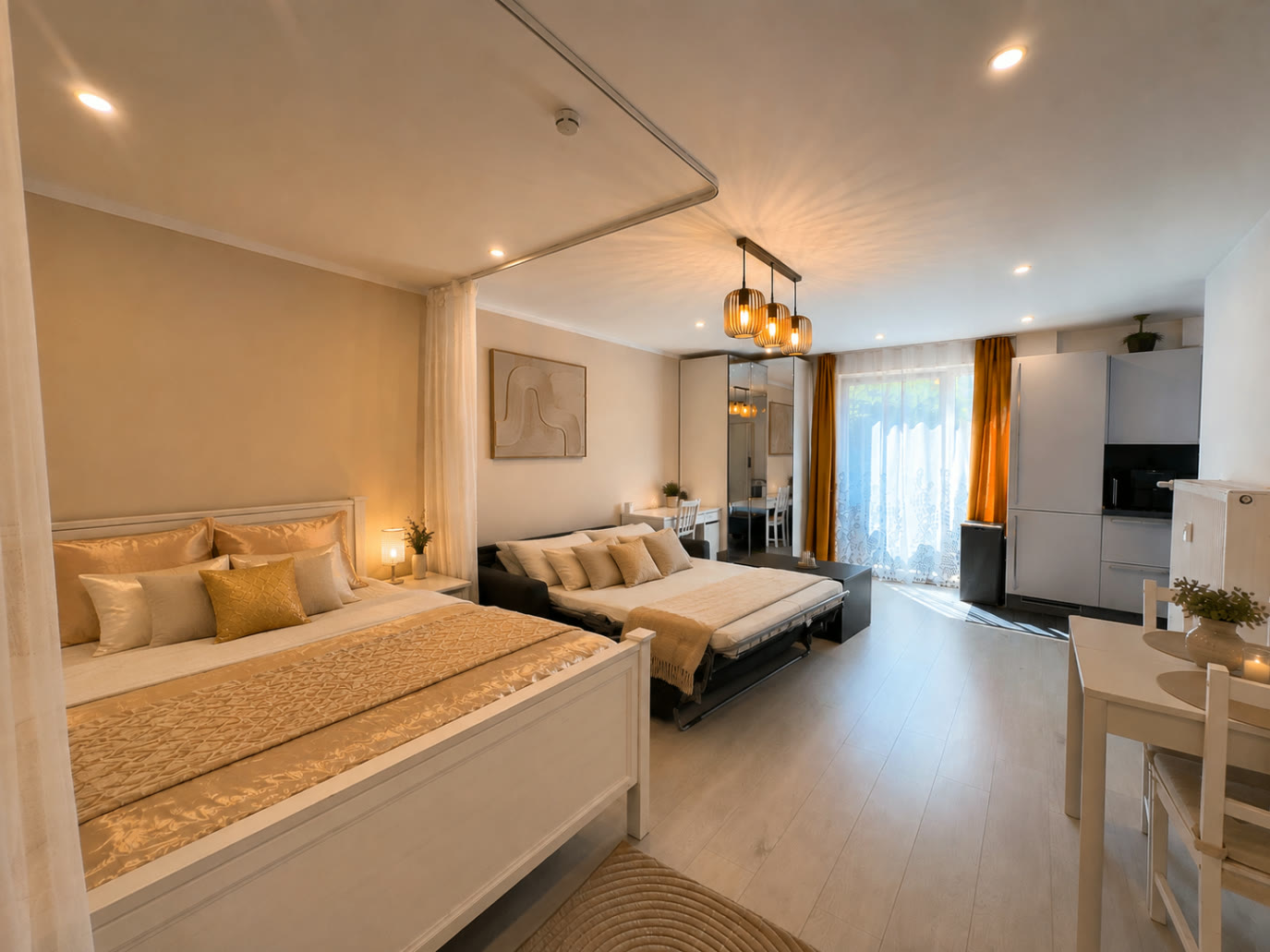 Schlafbereich mit Doppelbett und Kleiderschrank